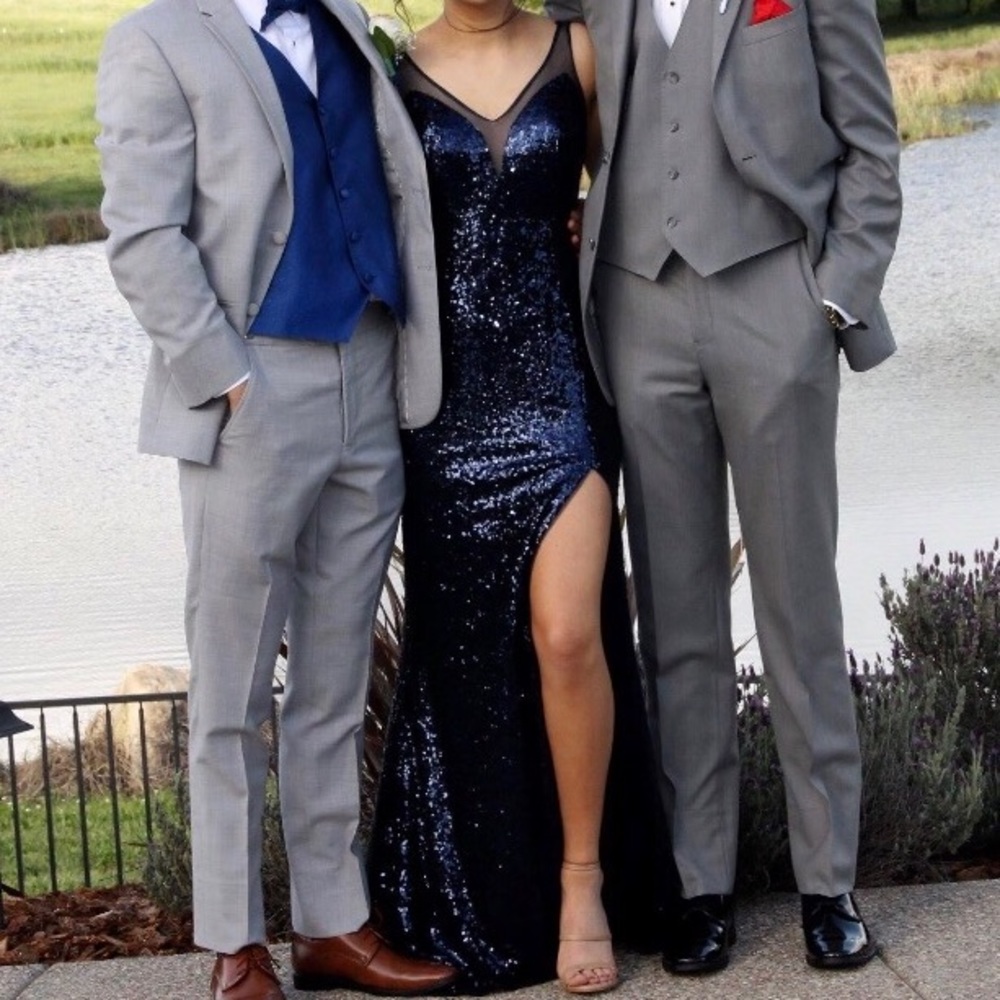 PROM DRESS - Picture 4 of 5